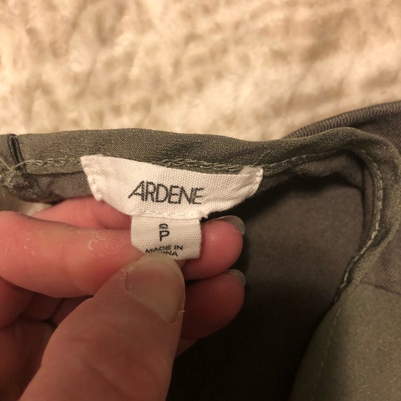 Olive green ardene tank - Picture 2 of 2